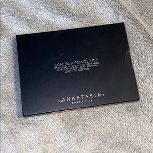 Contour POwder Kit Anastasia Beverly Hills